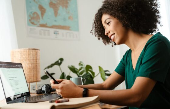 Was ist Aktives Sitzen und wie setzt man es zu Hause um?